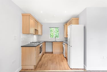 2 bed flat, Blakes Road, Southwark, London, SE156HE - Image 5